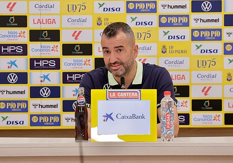 Diego Martínez, durante la rueda de prensa en el Estadio.