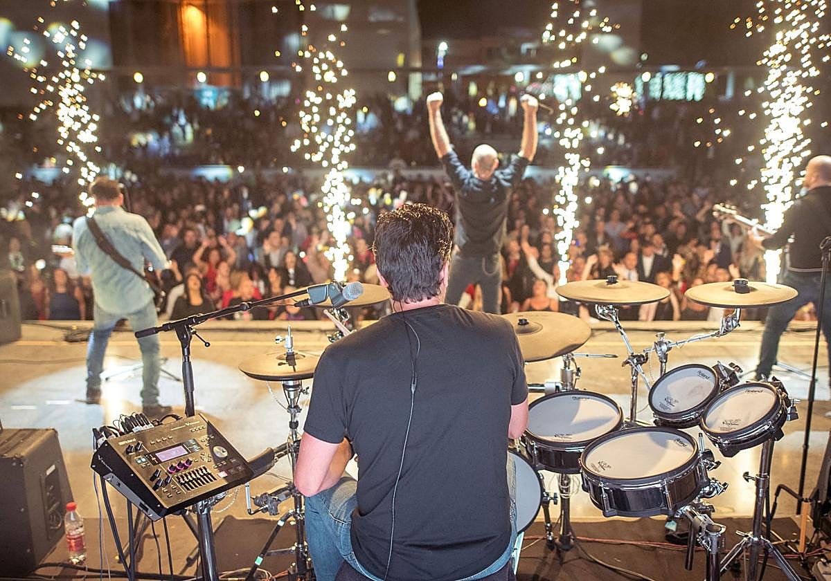 Foto de archivo de una fiesta de fin de año en San Fernando.