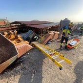 Accidente laboral en Agüimes: se queda atrapado en un tractor, que se precipitó por un muro de 3 metros