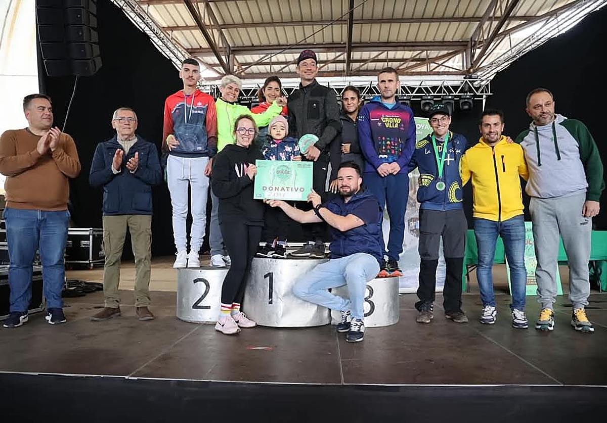Los ganadores posan tras la prueba.