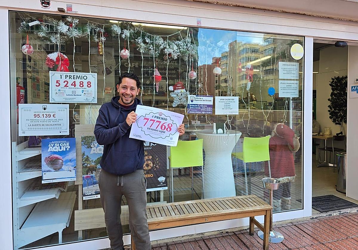 Alejandro Corre en su local de Escaleritas.