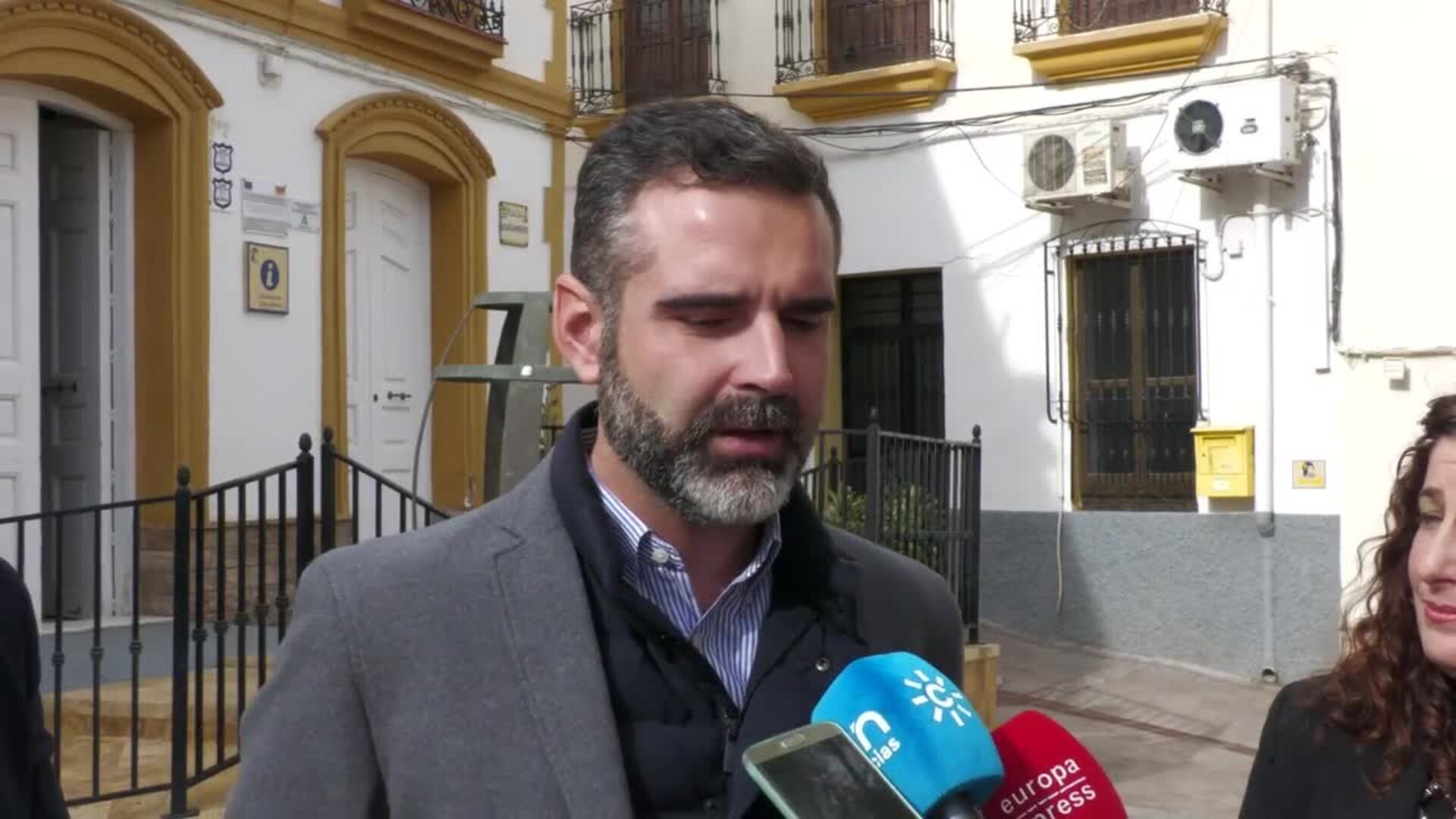 La Junta llama a la "calma" ante el incendio en Enix (Almería)
