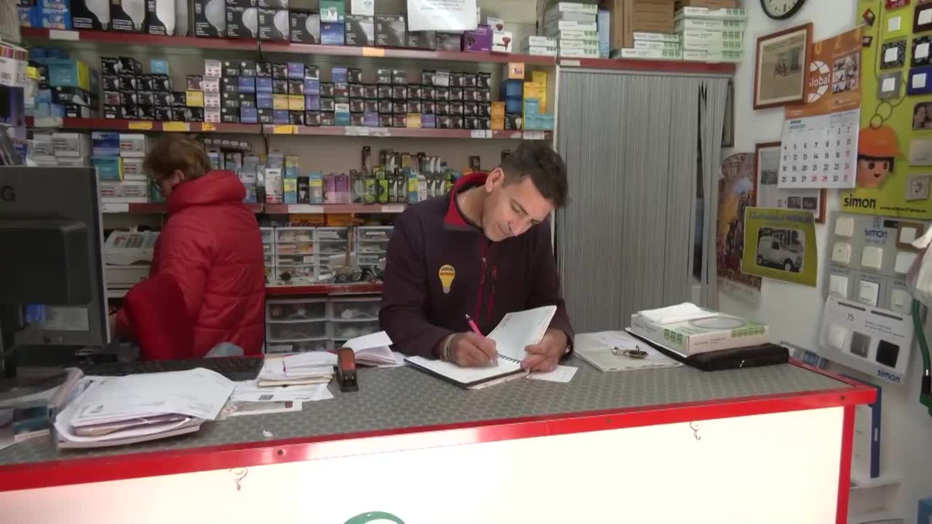 Andalucía lidera la caída del paro en marzo con 11.374 desempleados menos
