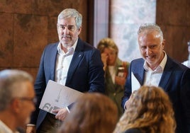 El presidente de Canarias, Fernando Clavijo, y el ministro de Política Territorial y Memoria Democrática, Ángel Víctor Torres.