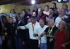 La murga Los Sombreritos recibe la Espiga de Oro de Agüimes por su 50 aniversario