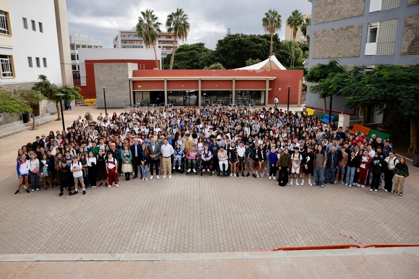 800 estudiantes participan en el concurso de redacción del Claret