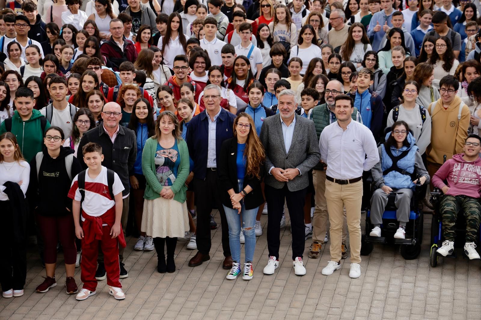 800 estudiantes participan en el concurso de redacción del Claret