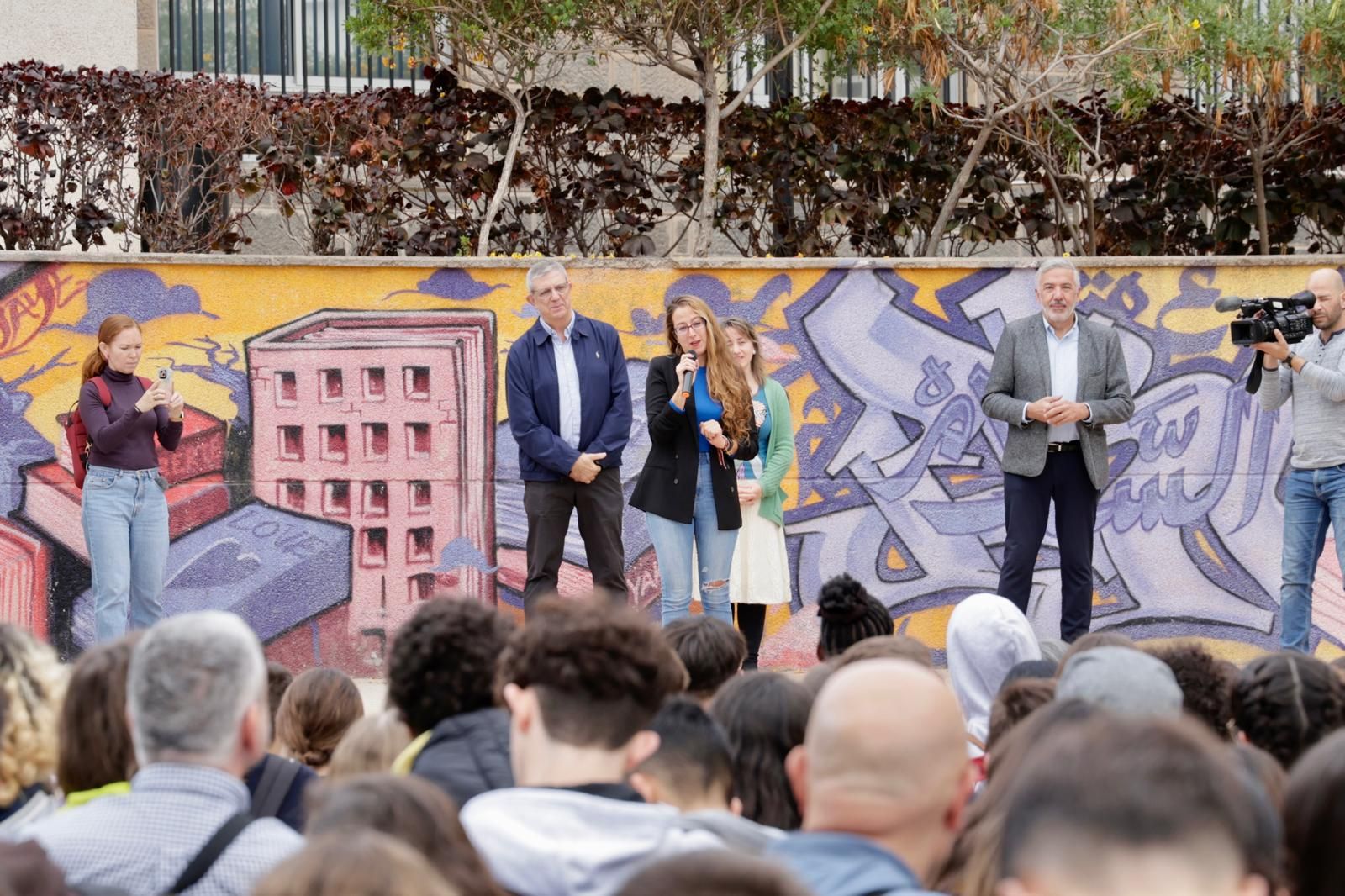 800 estudiantes participan en el concurso de redacción del Claret