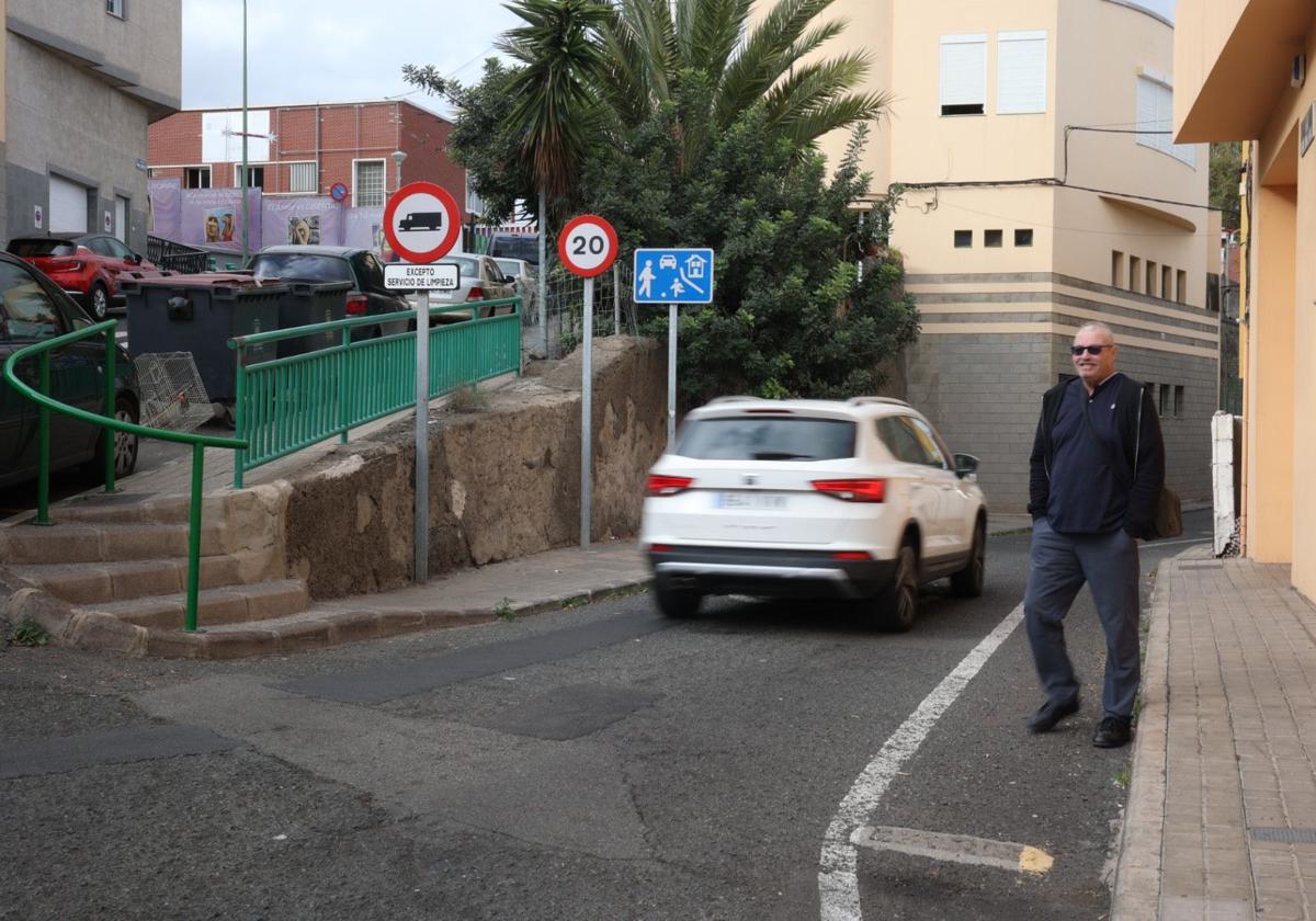 Vecinos de Lomo Apolinario solicitan reductores de velocidad en la calle Padre Pedro Sanz Sainz