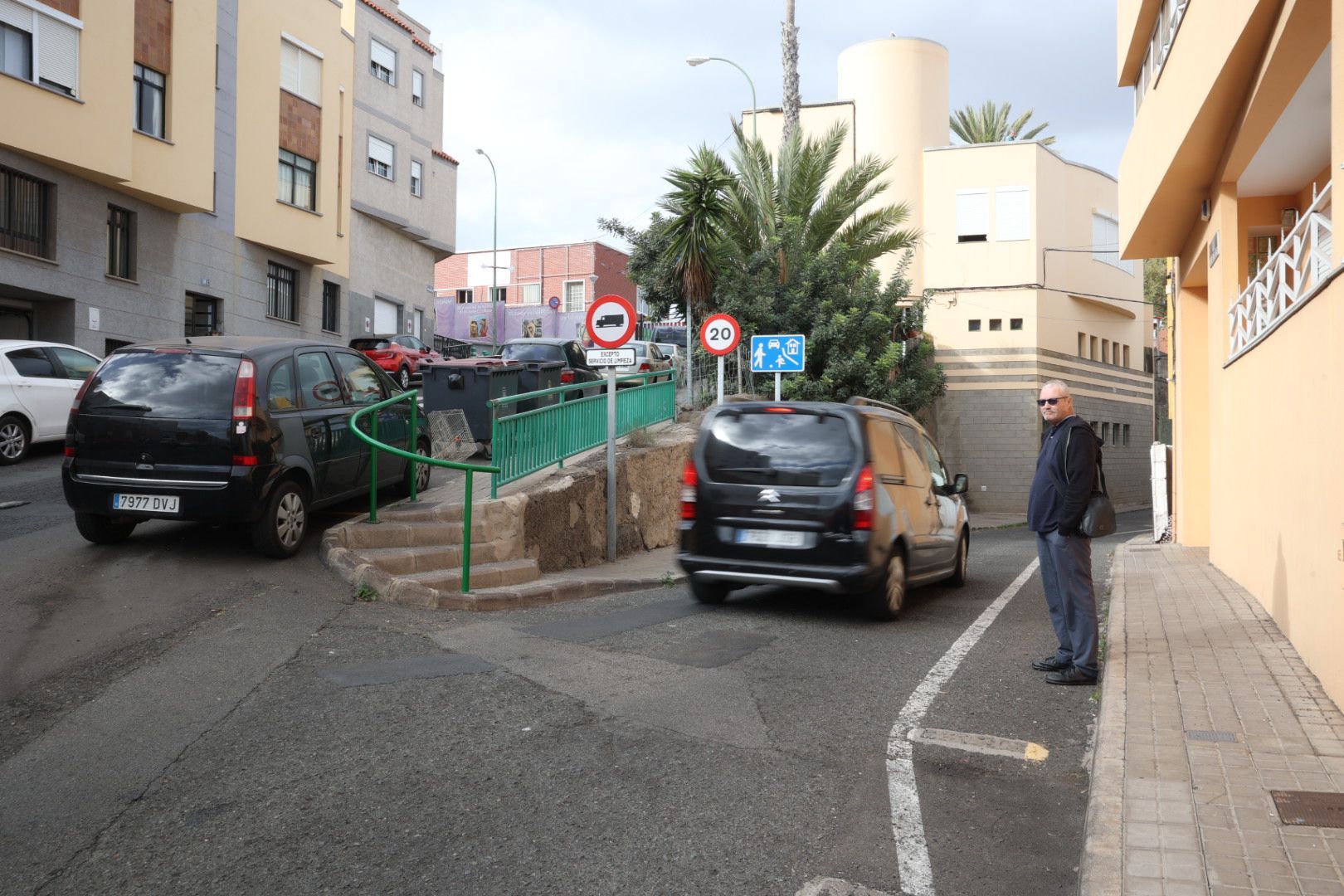 Vecinos de Lomo Apolinario solicitan reductores de velocidad en la calle Padre Pedro Sanz Sainz