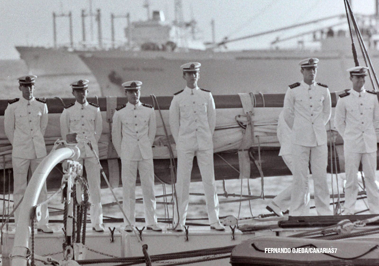 Una mirada al pasado cuando Felipe VI llegó a Canarias en el Elcano