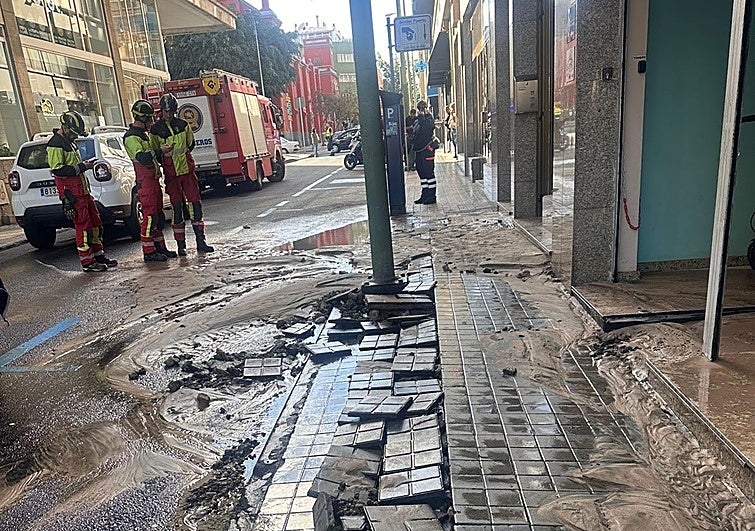 Emalsa resuelve la rotura de la tubería de Ruiz de Alda