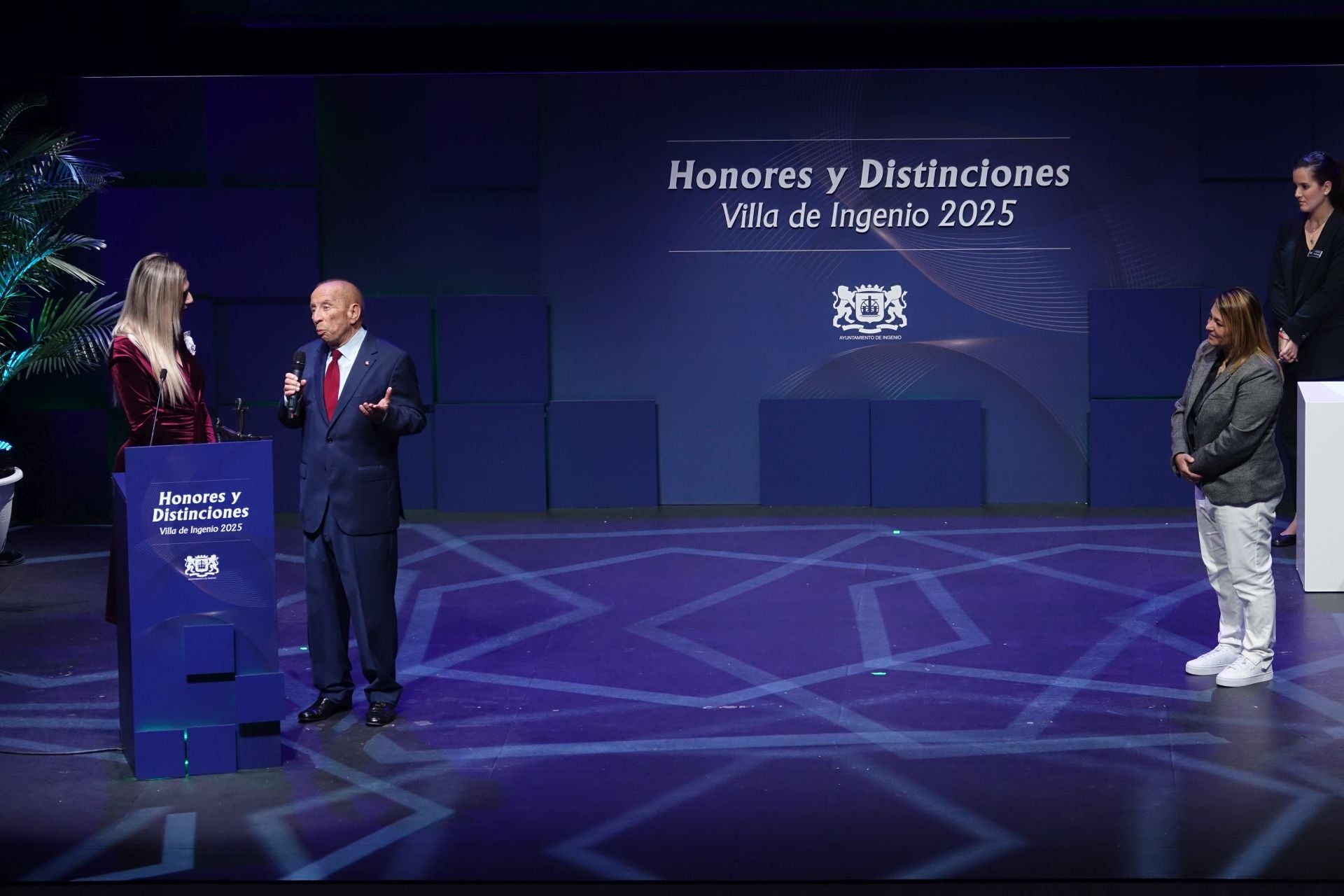 Entrega de Honores y Distinciones de Ingenio