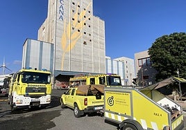 Vehículos del Consorcio de Emergencias de Gran Canaria durante una intervención.