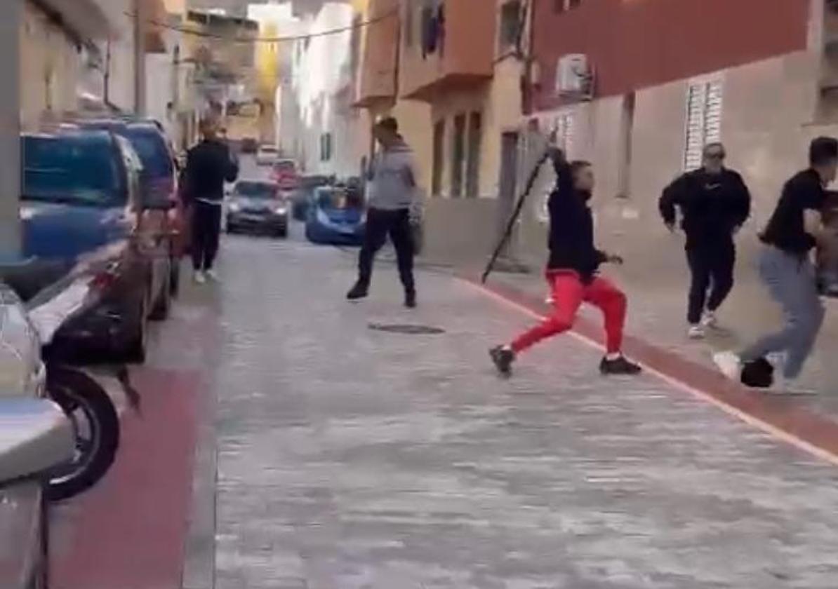 Indignación vecinal ante la falta de agentes en Morro Jable a raíz de una pelea callejera