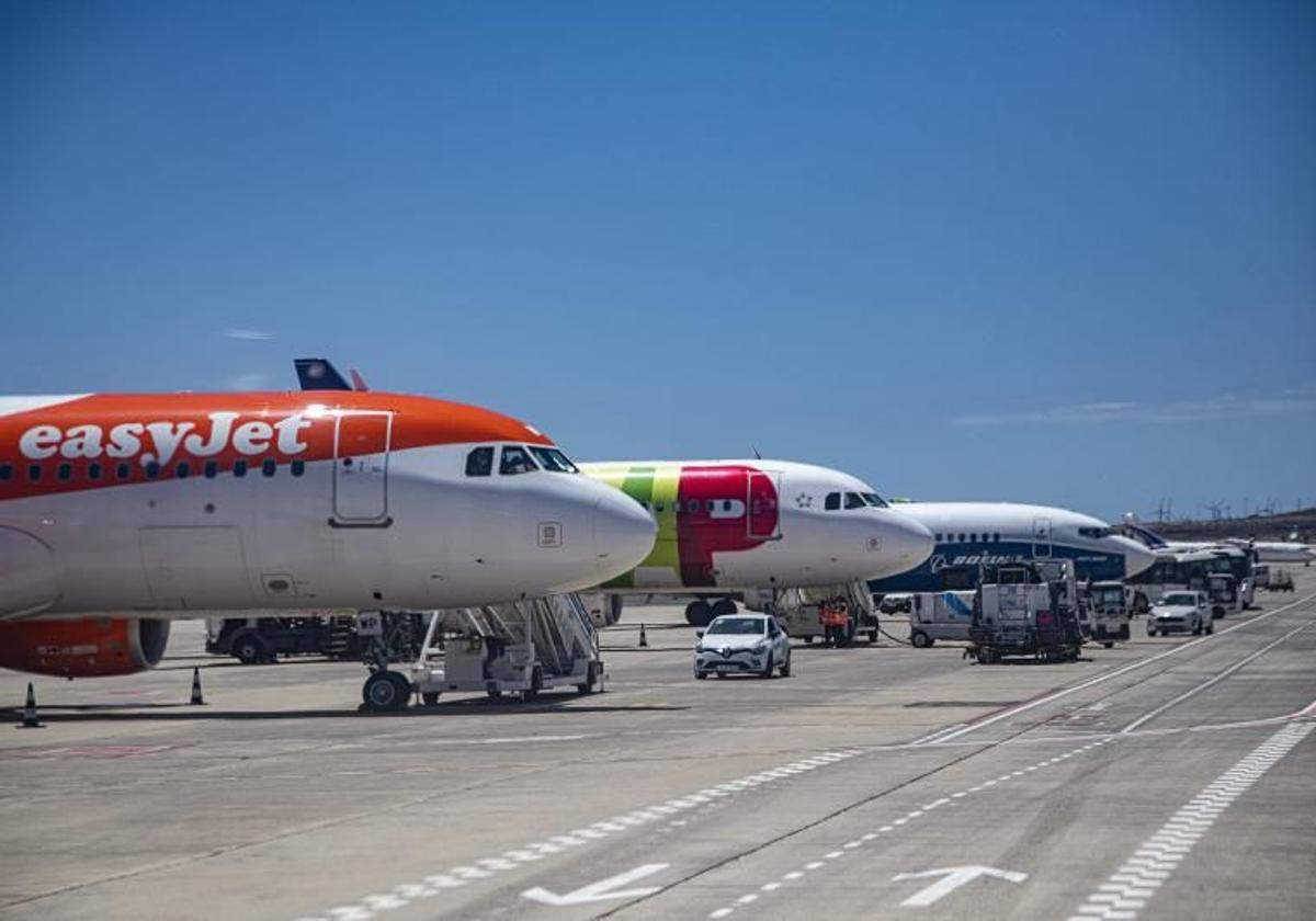 Foto archivo de aviones.