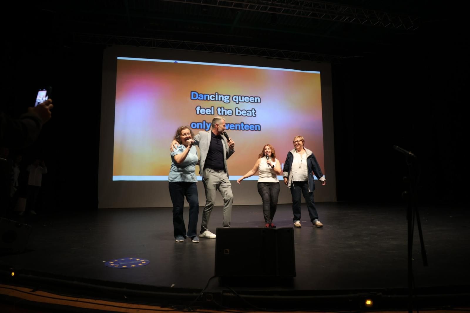 El IES Vecindario brilla con talento en la celebración de Erasmusvisión