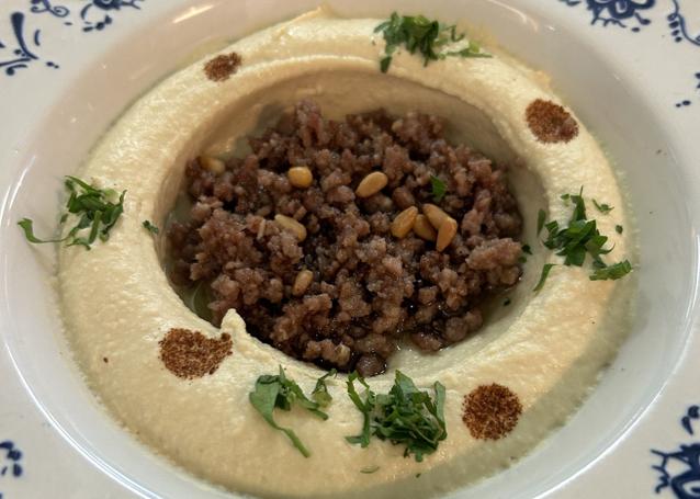 Hummus con carne de cordero