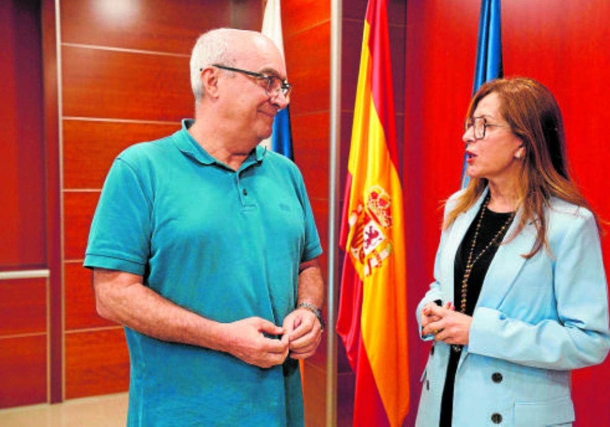 Carlos Quesada y lola Padrón antes de la reunión.