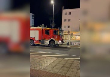 Un incendio en el restaurante Palmira provoca una gran humareda en San Bartolomé de Tirajana