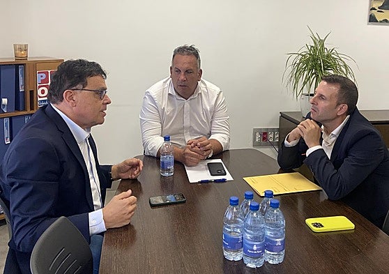 Miranda, Alonso y Jorge, en la reunión en Pájara.