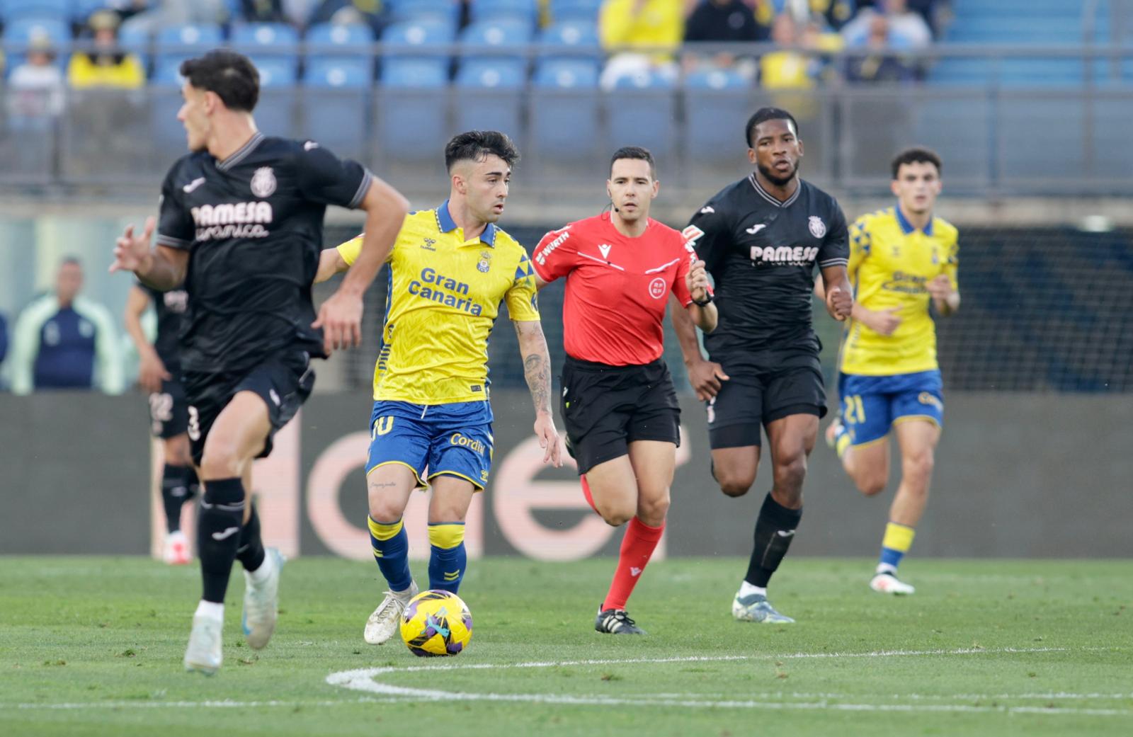 El duelo ante el Villarreal y el tributo a Kirian, en imágenes