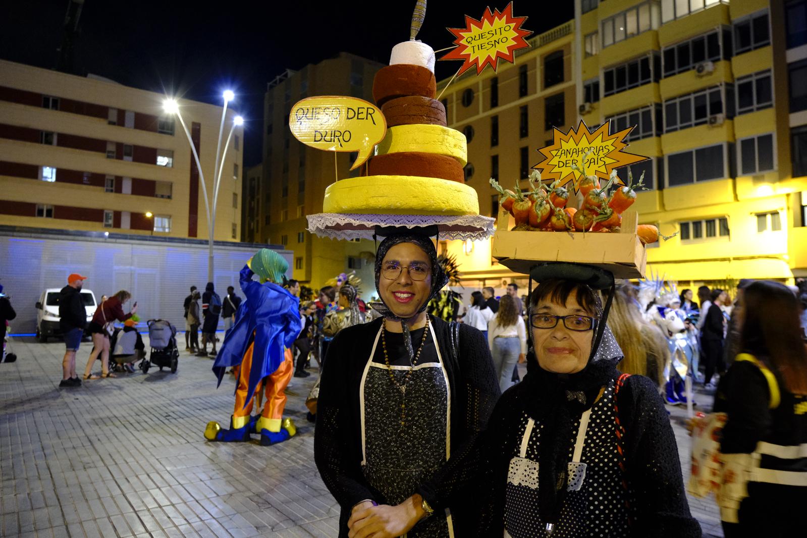 El pasacalles del carnaval de Las Palmas de Gran Canaria, en imágenes