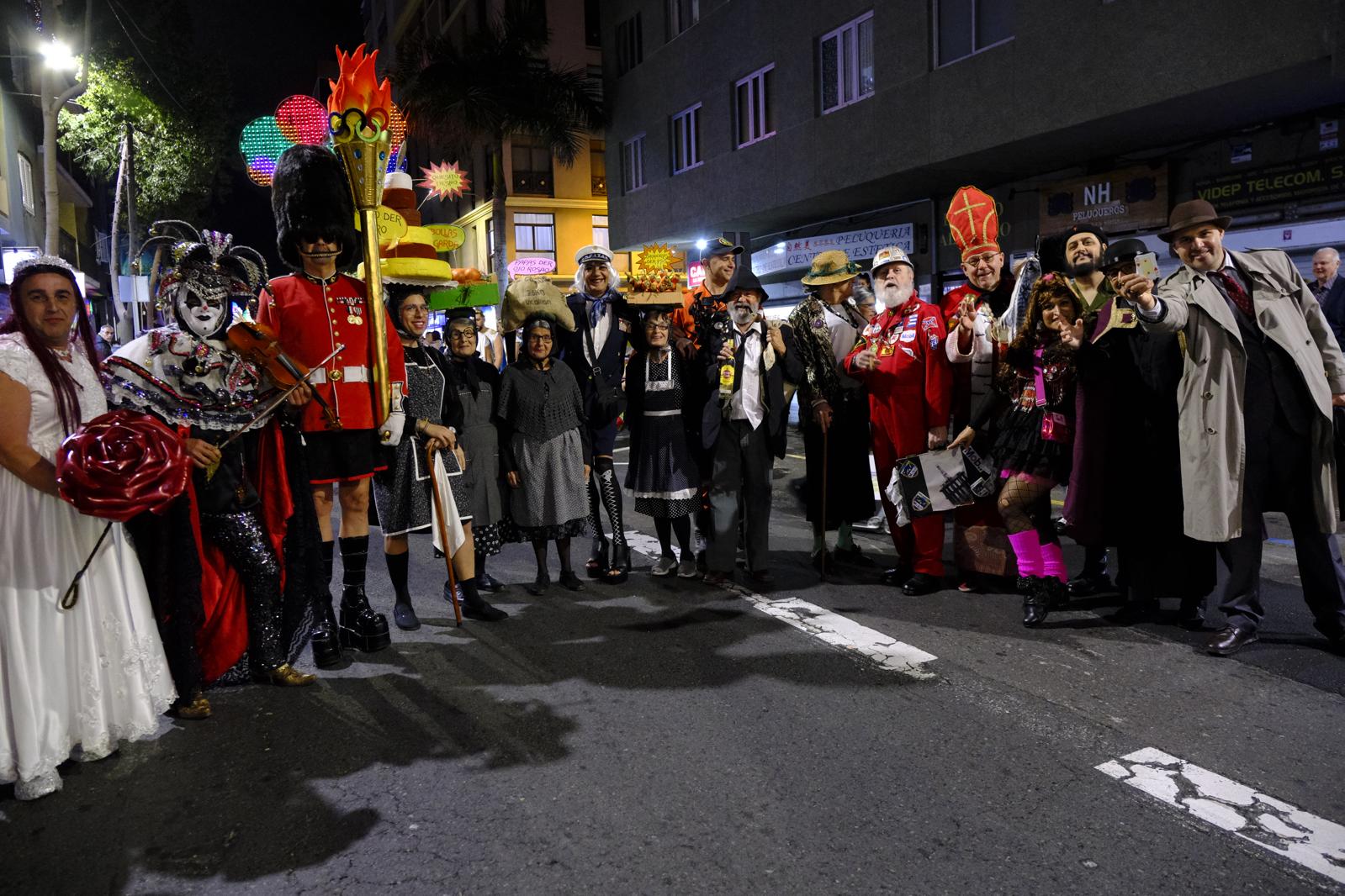 El pasacalles del carnaval de Las Palmas de Gran Canaria, en imágenes