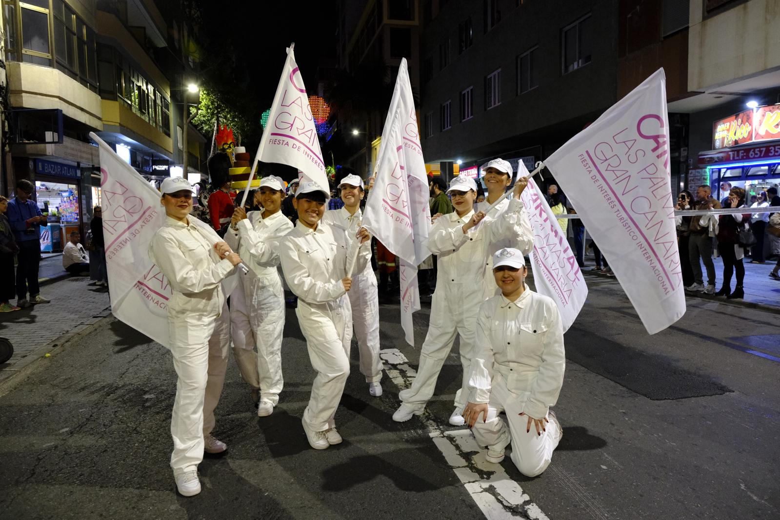 El pasacalles del carnaval de Las Palmas de Gran Canaria, en imágenes