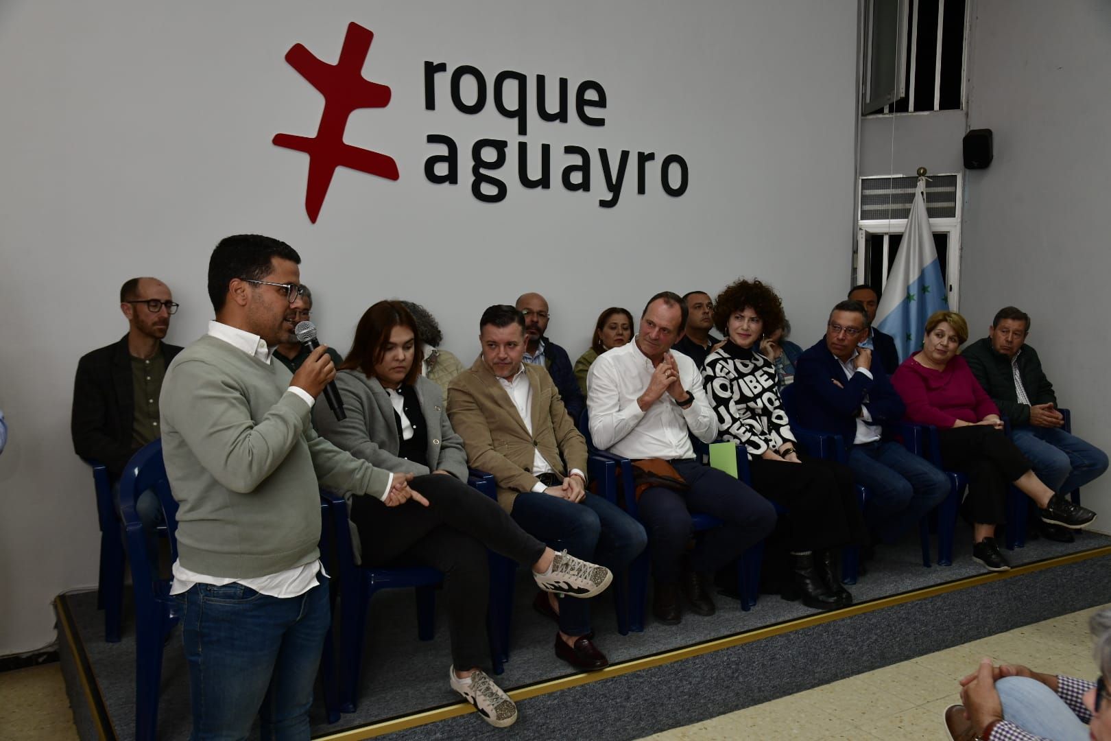 La asamblea de Roque Aguayro, en imágenes