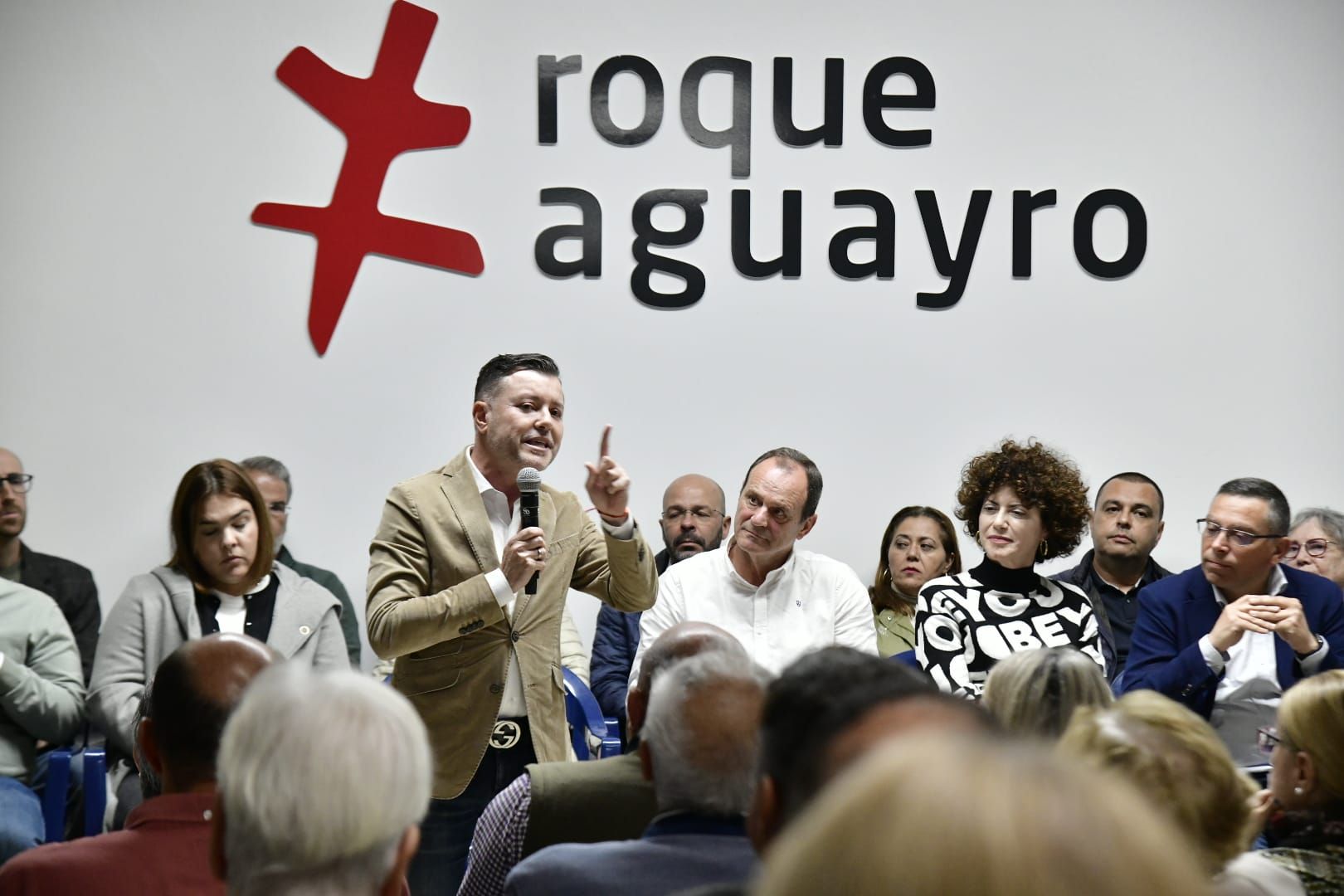 La asamblea de Roque Aguayro, en imágenes