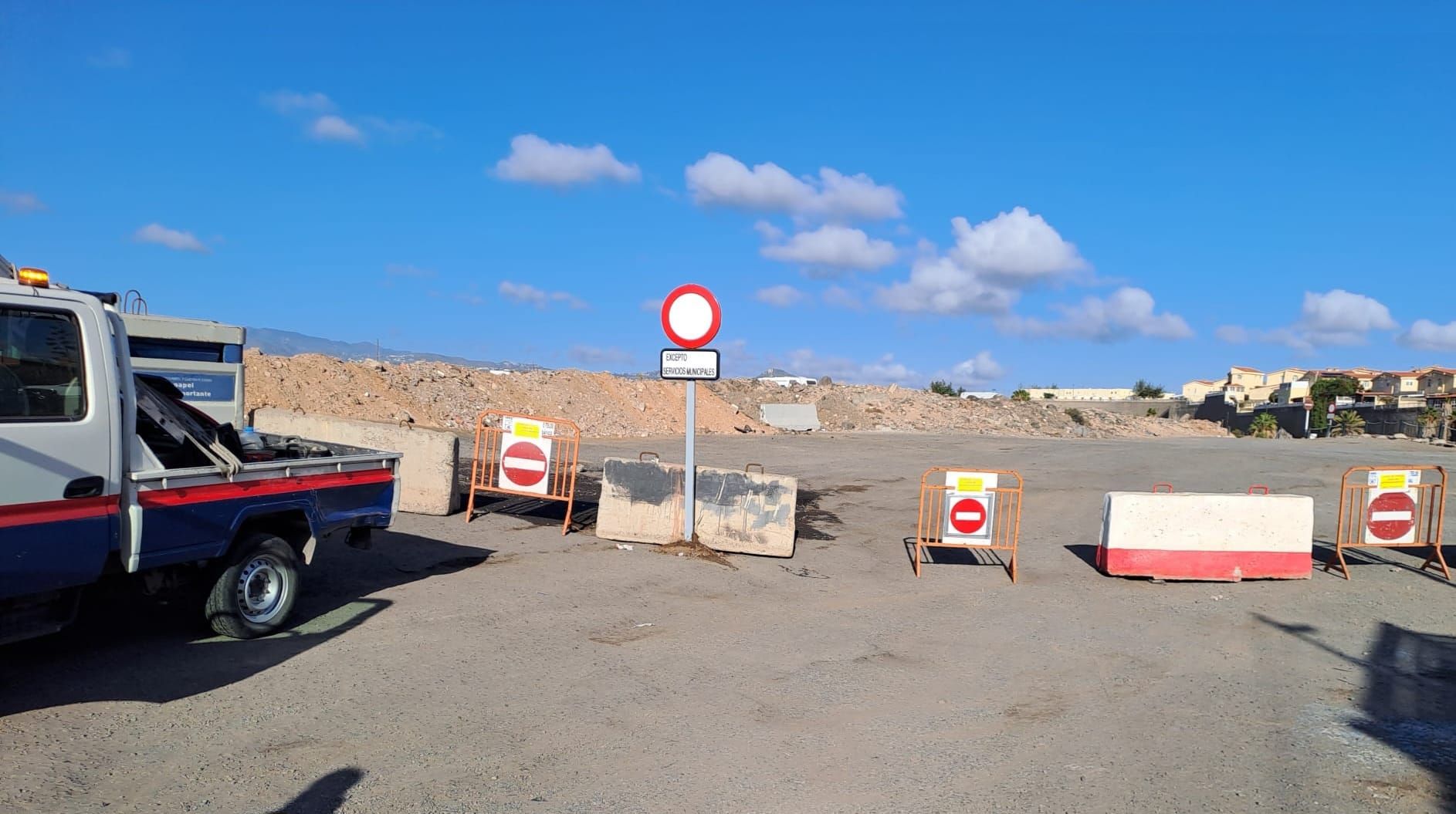 El acceso a la zona por la calle Pío Baroja ha quedado aislado.