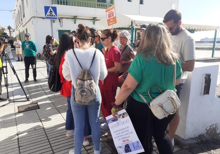 Protesta ante la Dirección Insular de la Administración General del Estado.