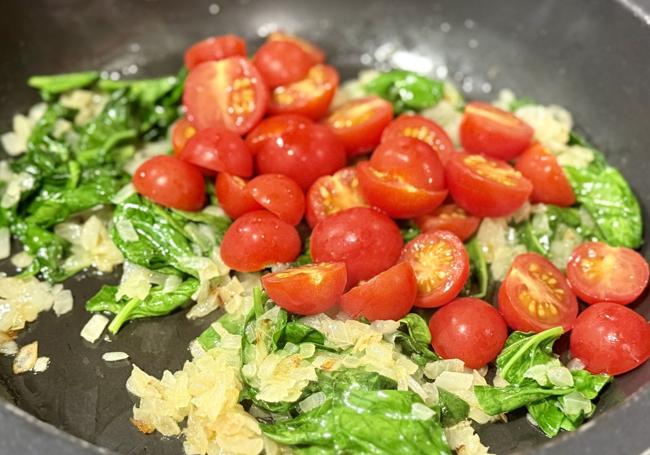 Añadimos los tomates cherry