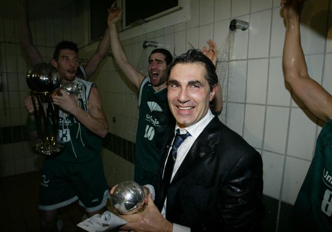 Scariolo conquistó la Copa del Rey con el Unicaja en 2005.