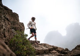 Claudia Tremps durante una carrera de trail.