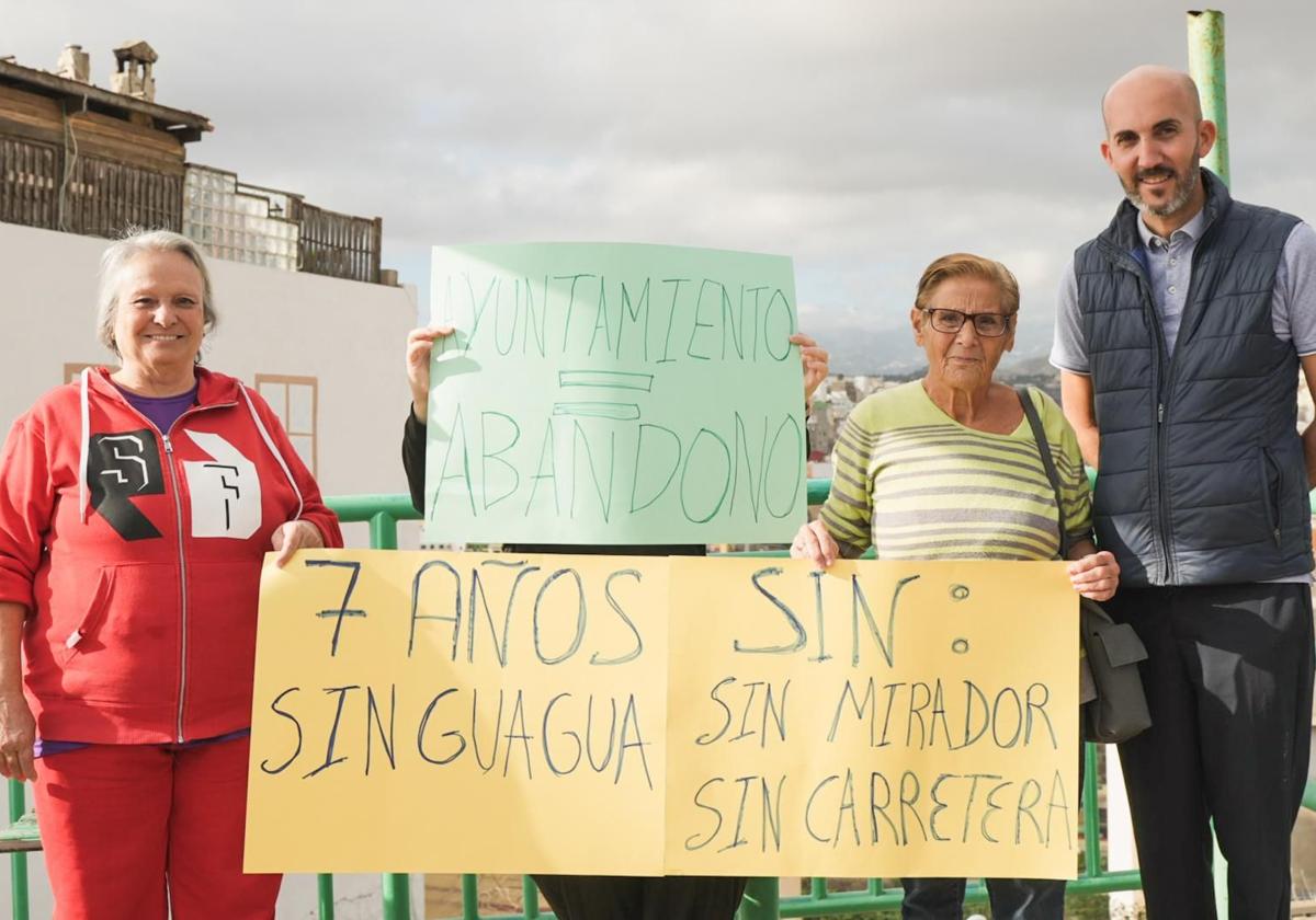 Vecinos de San Nicolás afectados por un servicio de guaguas que aseguran no responde a las necesidades del barrio.