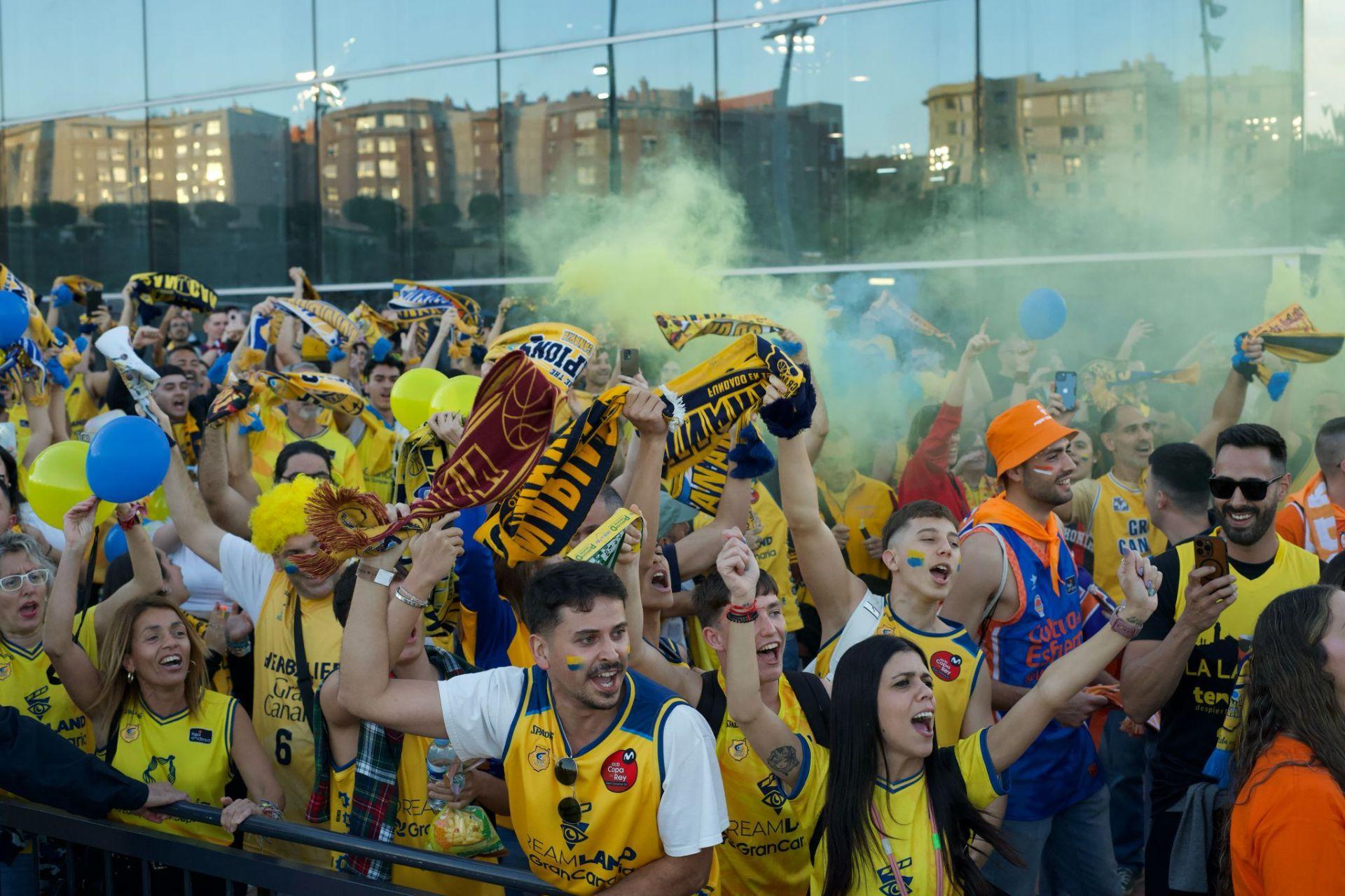 Cánticos, banderas y unión amarilla para el Dreamland Gran Canaria