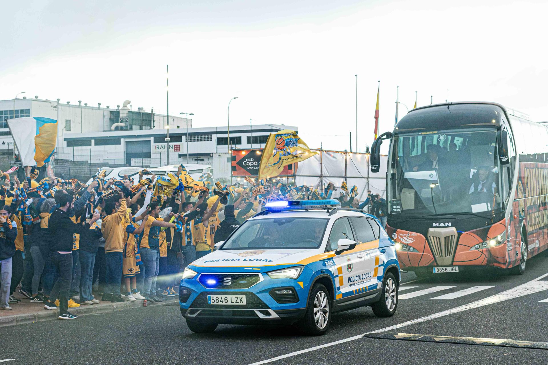 El recibimiento al Granca antes del inicio del choque ante el Madrid, en imágenes