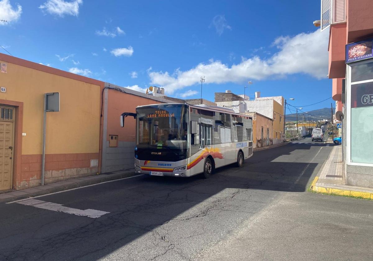 En la imagen, guagua con la que Telbus presta el servicio de la línea 1 que une Telde con Lomo Magullo.