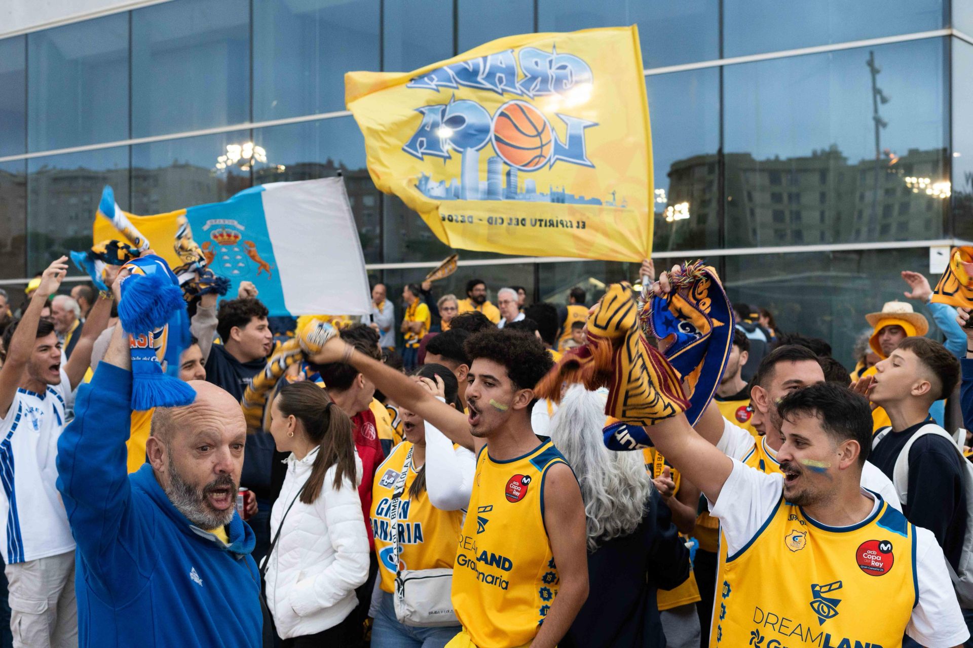 El recibimiento al Granca antes del inicio del choque ante el Madrid, en imágenes