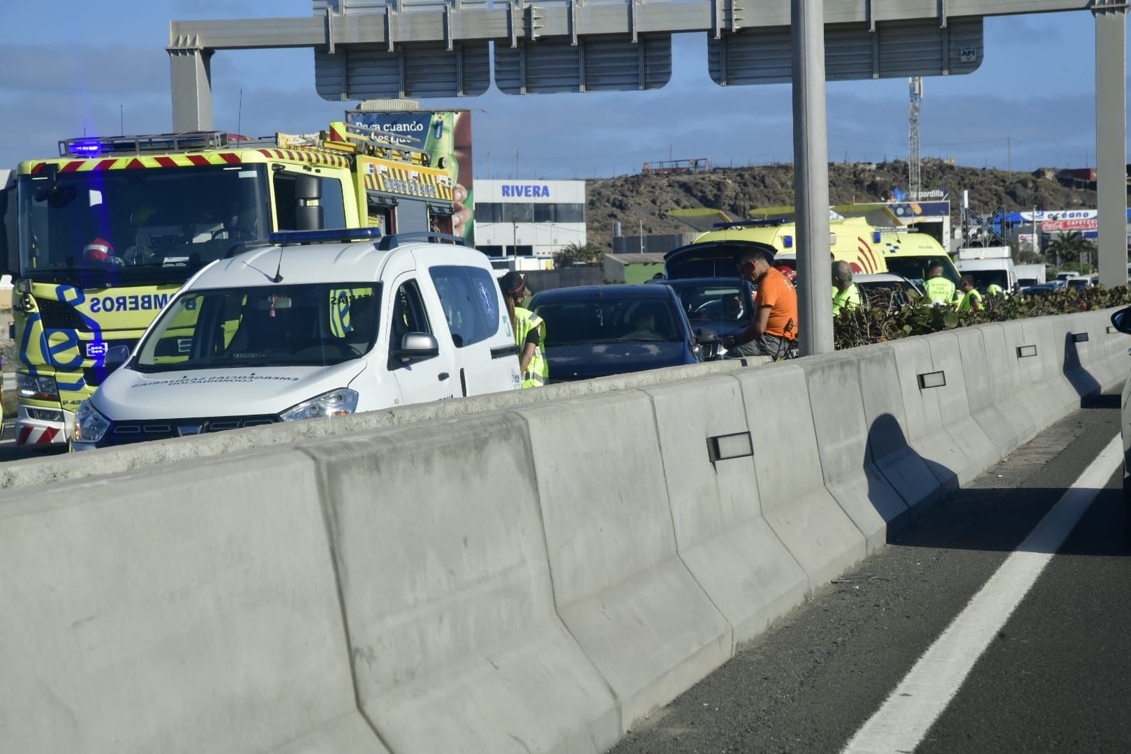 Imagen del accidente que ha provocado grandes retenciones en la GC-1 sentido norte.