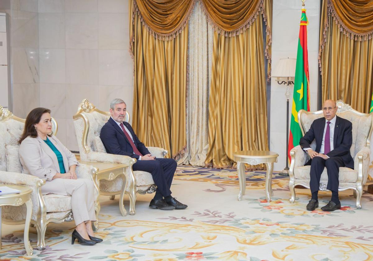 El presidente de Canarias, Fernando Clavijo, durante su reunión con el presidente de Mauritania, Mohamed Ould Ghazouani.