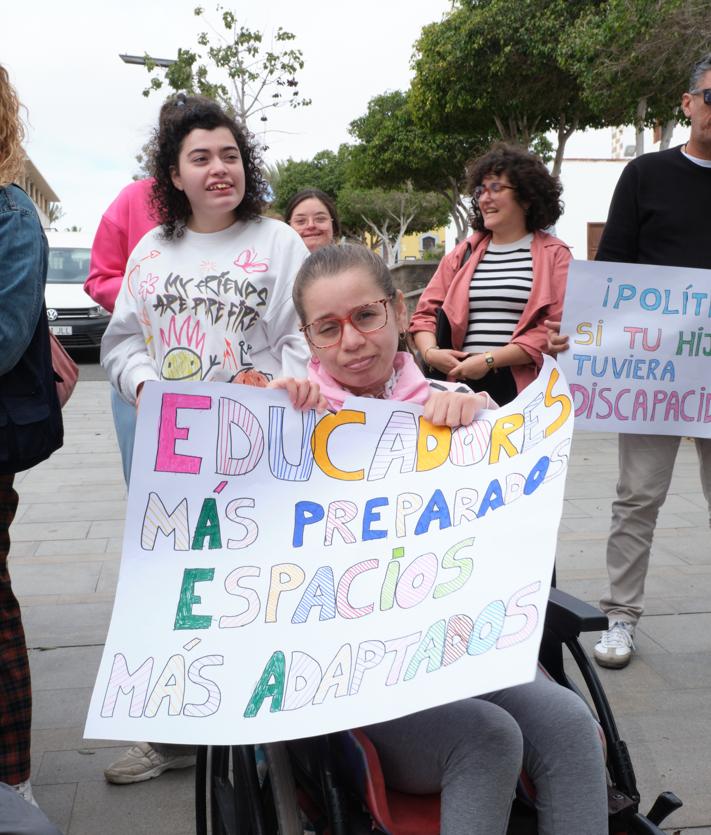 Imagen secundaria 2 - «Hasta que no lo vives, no lo sabes»: más de 200 familiares y NEAE solicitan en Fuerteventura educación para todos