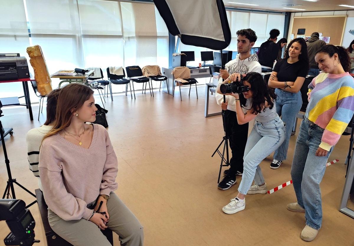 Taller de fotografía de las jornadas de puertas abiertas de la escuela.