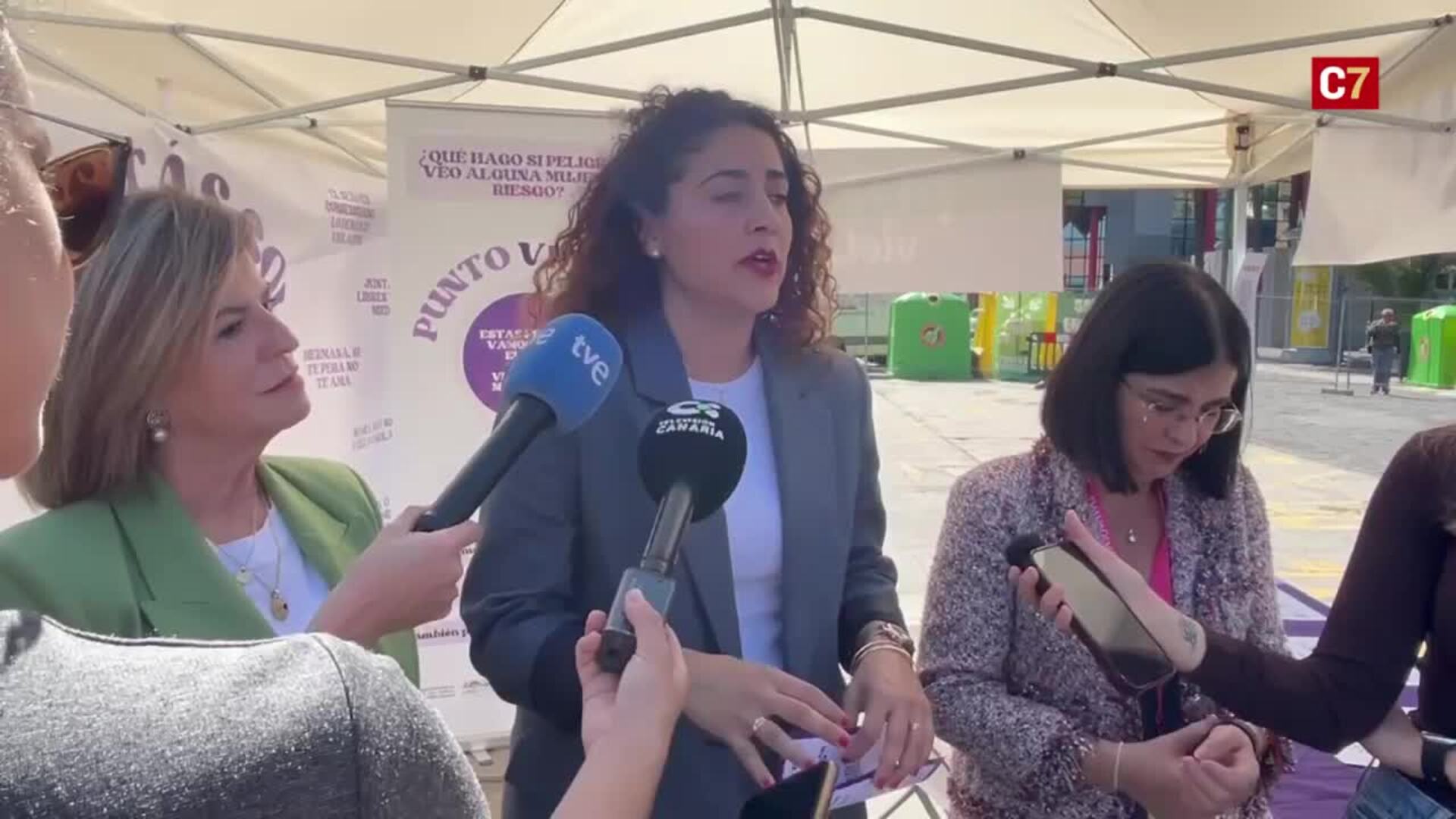 Presentación de puntos violeta en el carnaval de las Palmas de Gran Canaria