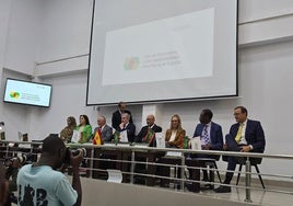 La mesa de trabajo en la jornada de trabajo del Comité Bilateral España Mauritania celebrado en la sede de la Cámara de Mauritania en Nouakchott. 