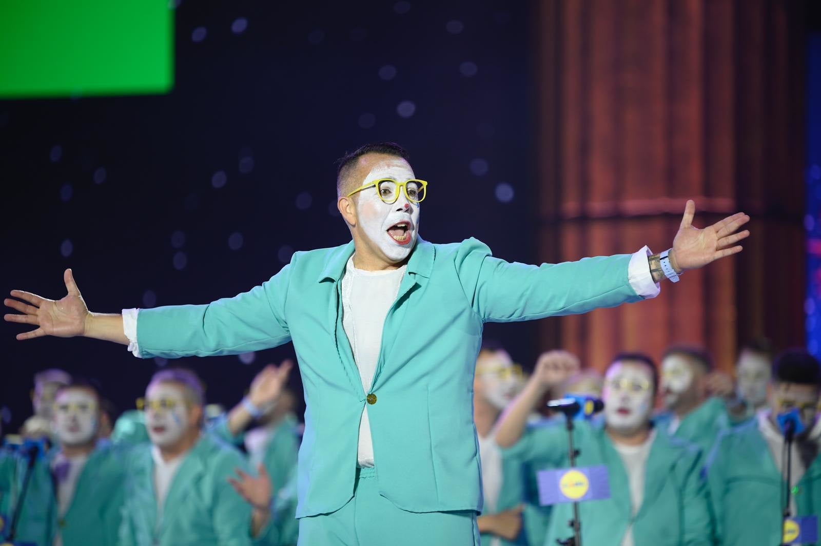 Magia y humor en la final de murgas del carnaval de Las Palmas de Gran Canaria