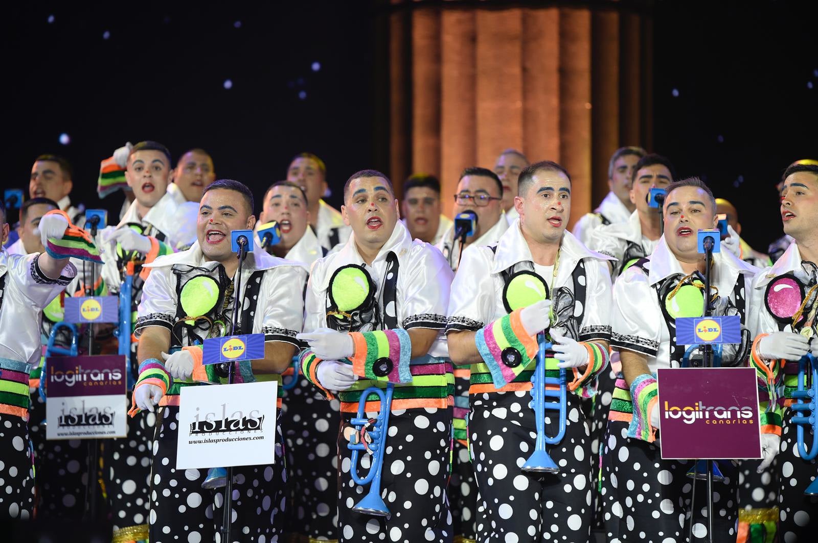 Magia y humor en la final de murgas del carnaval de Las Palmas de Gran Canaria