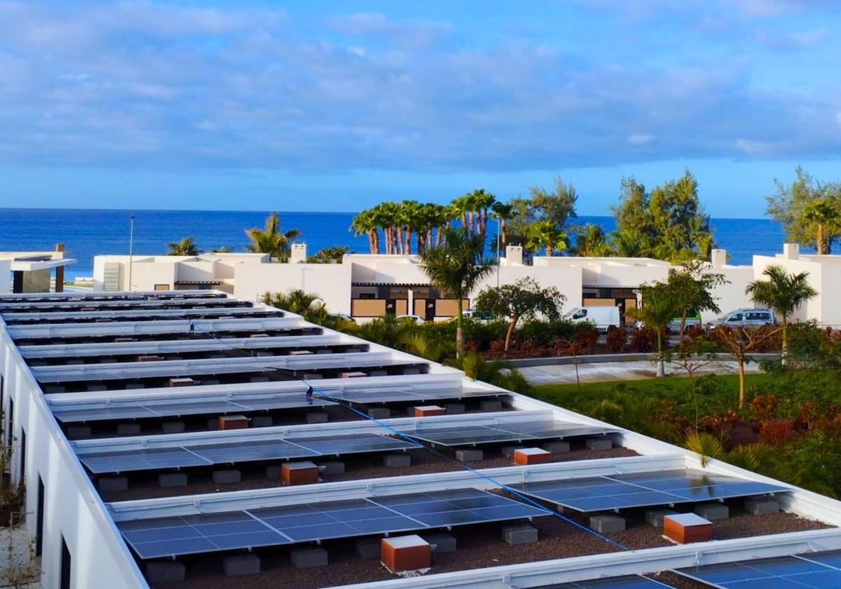 El Resort Cordial Santa Águeda refuerza su compromiso con la sostenibilidad con la instalación de energía fotovoltaica